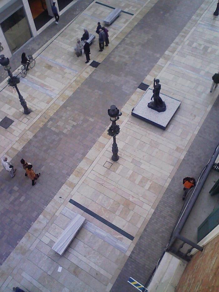 Un periodista vasco triunfa al corregir un titular sobre los pasos de peatones en diagonal de Madrid