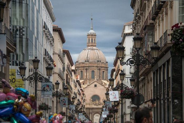 Un periodista vasco triunfa al corregir un titular sobre los pasos de peatones en diagonal de Madrid