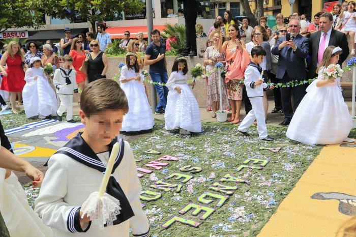El segundo 'look' de Paula Echevarría en el segundo día de comunión de su hija