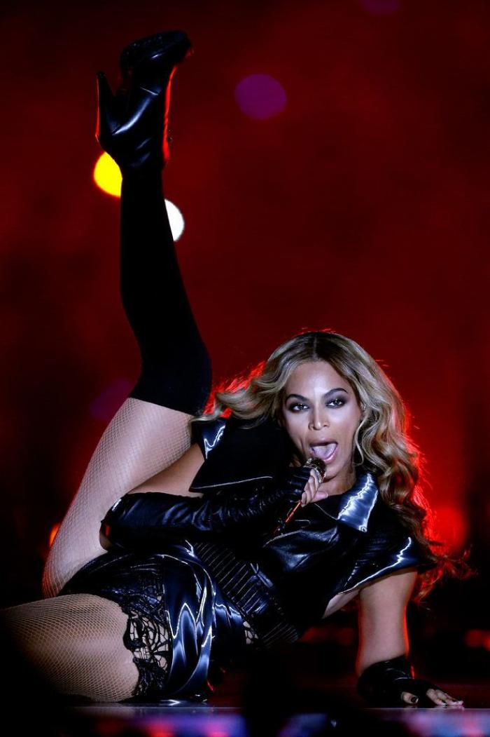 Beyoncé presenta a sus mellizos vestida de moda española