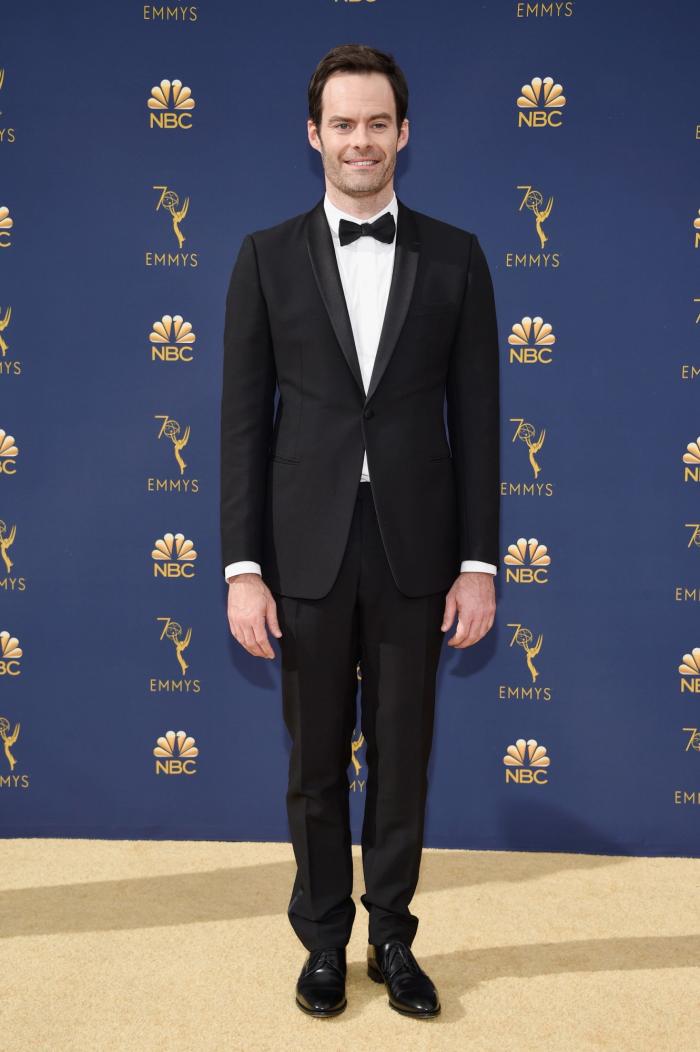 El momento épico (y sin sujetador) en el que Alex Bortsein salió a recoger su Emmy