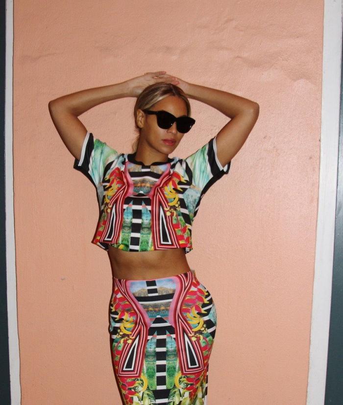 Beyoncé presenta a sus mellizos vestida de moda española