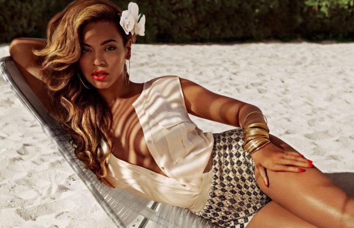 Beyoncé presenta a sus mellizos vestida de moda española