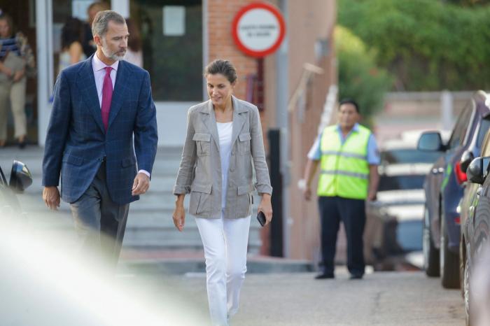 La reina Letizia: ¿cara lavada o maquillaje natural para llevar a sus hijas al colegio?