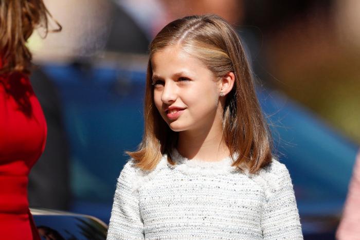 La reina Letizia vuelve a apostar por el rojo en los Centenarios de Covadonga 2018