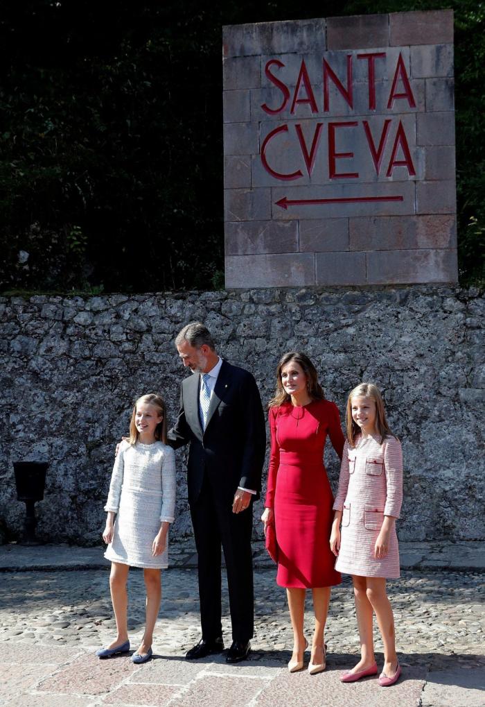 La reina Letizia vuelve a apostar por el rojo en los Centenarios de Covadonga 2018