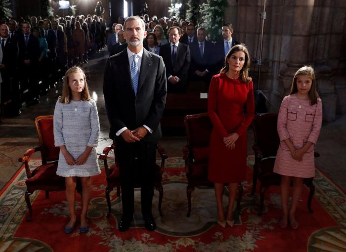 La reina Letizia vuelve a apostar por el rojo en los Centenarios de Covadonga 2018