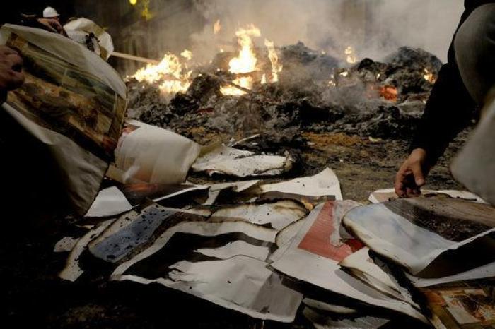 2.000 ejemplares de 'El Diari Indultat' arden en la cremà de las Fallas