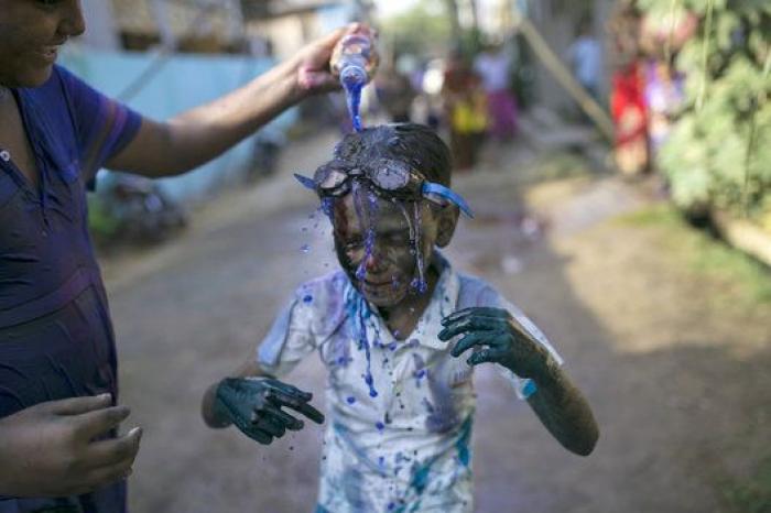 La India se llena de colores para celebrar el festival de Holi (FOTOS)