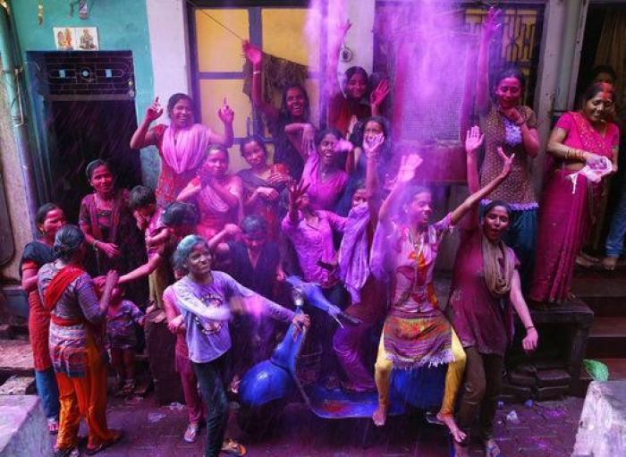 La India se llena de colores para celebrar el festival de Holi (FOTOS)