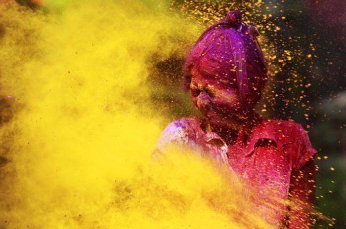 La India se llena de colores para celebrar el festival de Holi (FOTOS)
