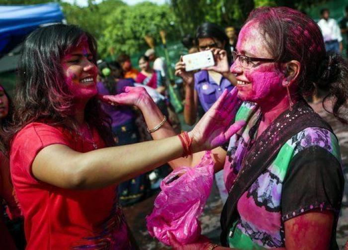 La India se llena de colores para celebrar el festival de Holi (FOTOS)