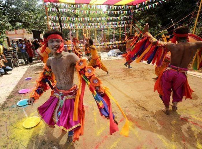 La India se llena de colores para celebrar el festival de Holi (FOTOS)