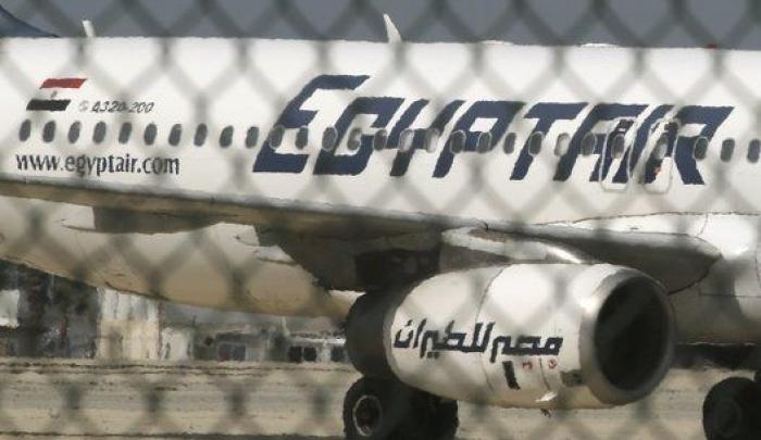 Concluye el secuestro del avión de EgyptAir con la detención del autor