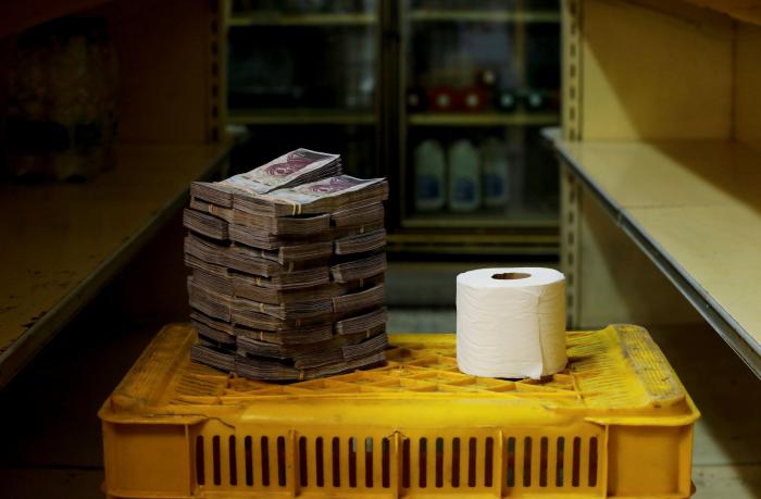 11 fotos que reflejan la brutalidad de dinero que los venezolanos debían pagar por productos básicos