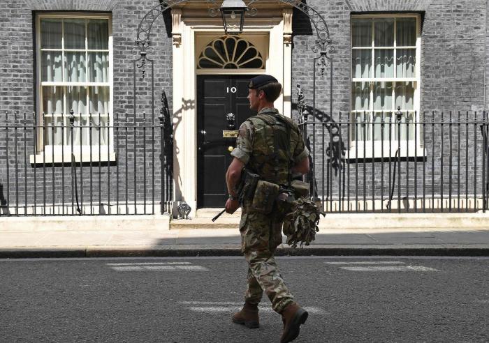 El Ejército británico se despliega en todo el país ante el riesgo 'crítico' de atentado inminente