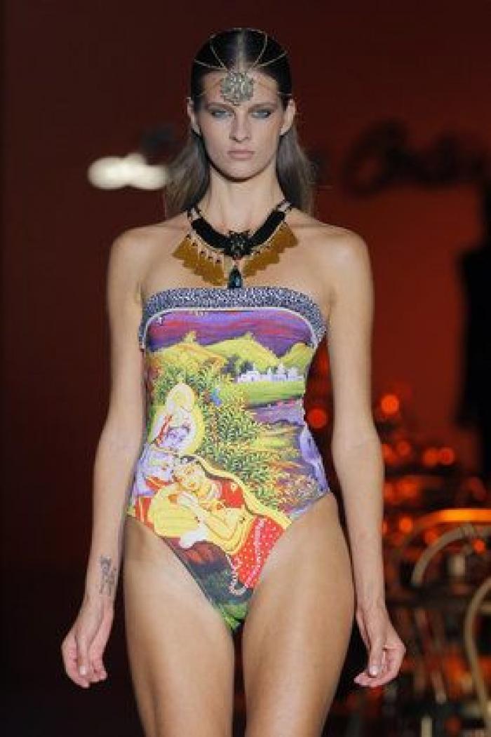 La cocina de la moda: cómo son los vestidos antes de salir a pasarela (FOTOS)