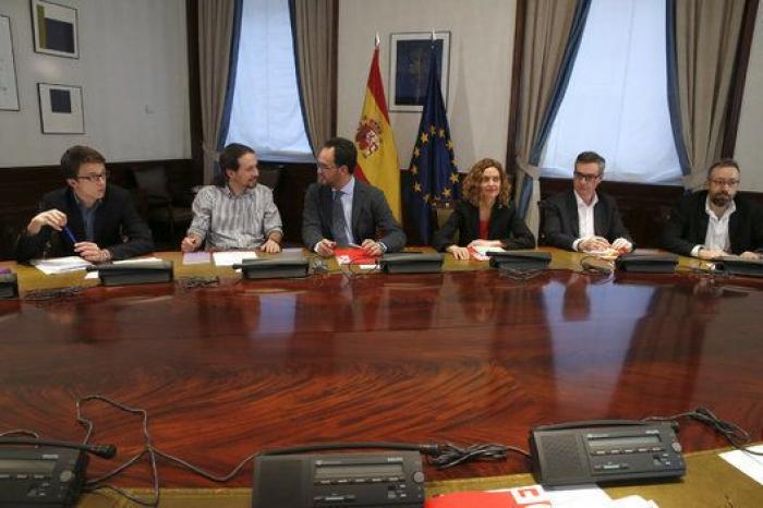 El PSOE: Sigue "vigente" el acuerdo con C's pero es "posible" sumar a Podemos