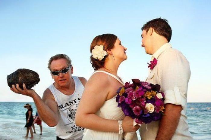 17 'photobombs' en bodas que llegaron justo a tiempo