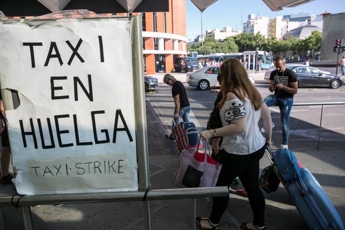 Los taxistas mantienen la huelga al no llegar a un acuerdo con el Ministerio de Fomento