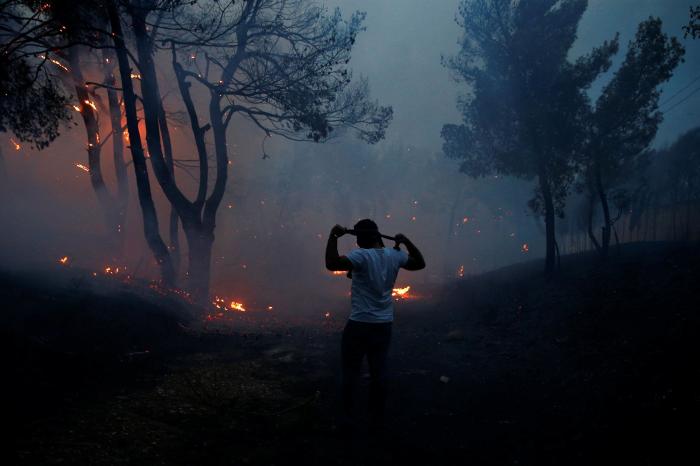 Al menos 80 muertos y 187 heridos en los graves incendios que arrasan Grecia