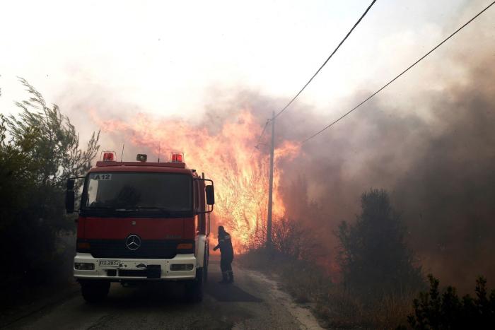 Al menos 80 muertos y 187 heridos en los graves incendios que arrasan Grecia