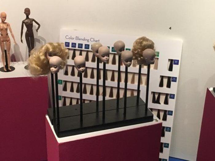 Barbie toma París: una retrospectiva de 700 muñecas inunda el Museo de Artes Decorativas