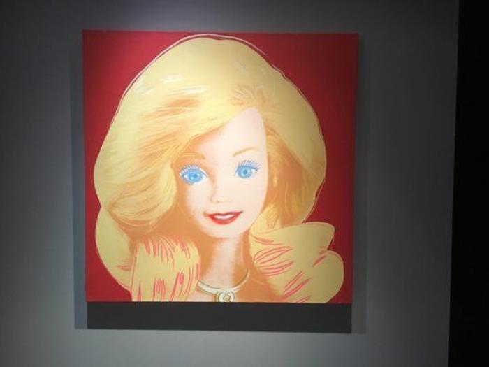 Barbie toma París: una retrospectiva de 700 muñecas inunda el Museo de Artes Decorativas