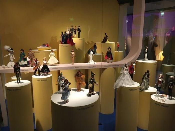 Barbie toma París: una retrospectiva de 700 muñecas inunda el Museo de Artes Decorativas