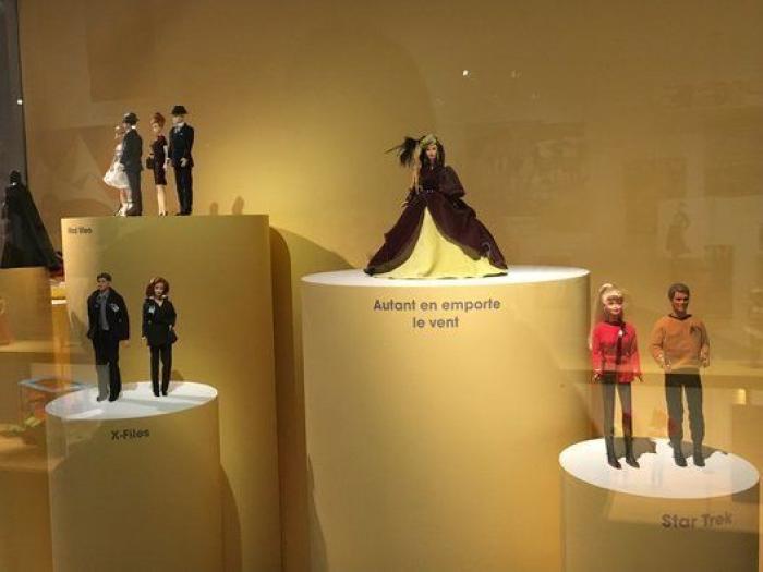 Barbie toma París: una retrospectiva de 700 muñecas inunda el Museo de Artes Decorativas