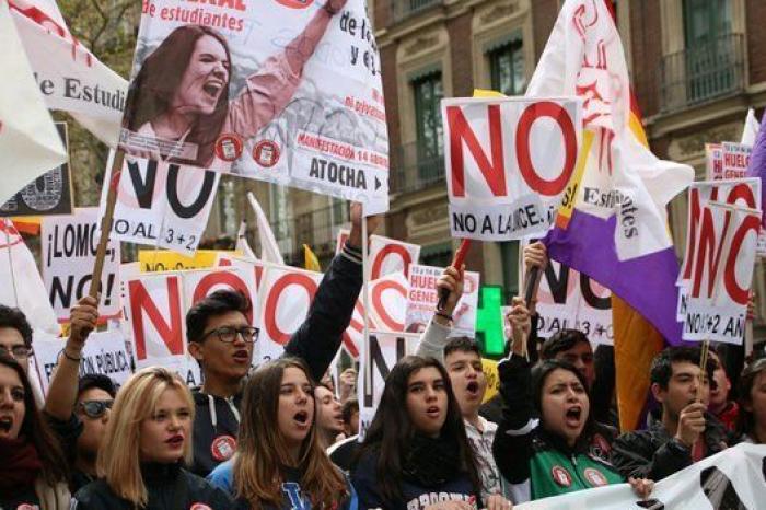 Miles de estudiantes se manifiestan en toda España contra la Lomce