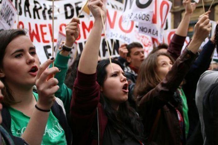 Miles de estudiantes se manifiestan en toda España contra la Lomce