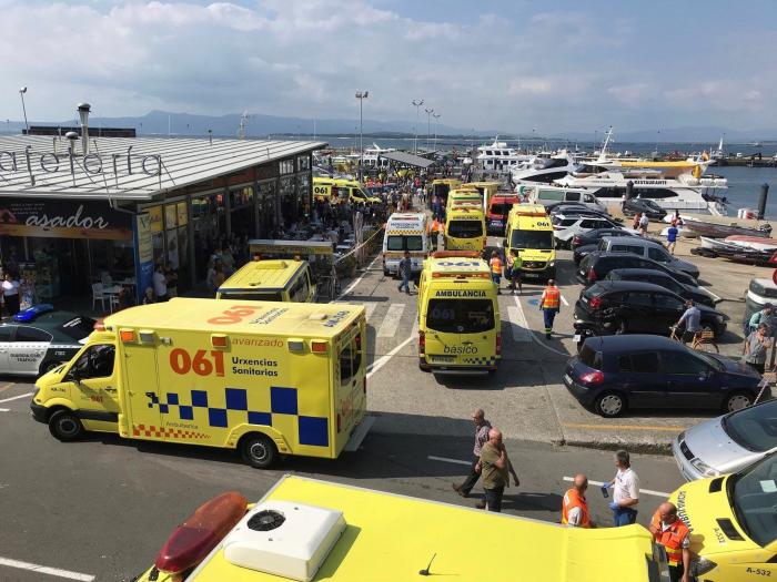 Arde un barco turístico con 50 personas a bordo en Pontevedra