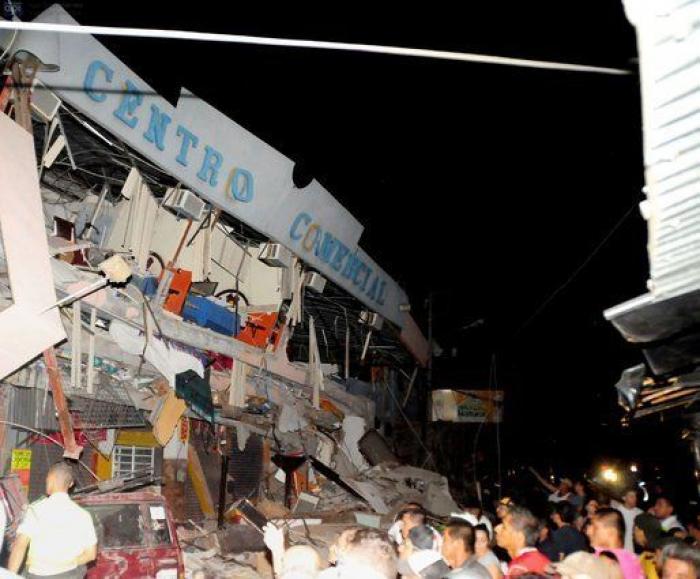 Ascienden a 350 los muertos por el terremoto en Ecuador