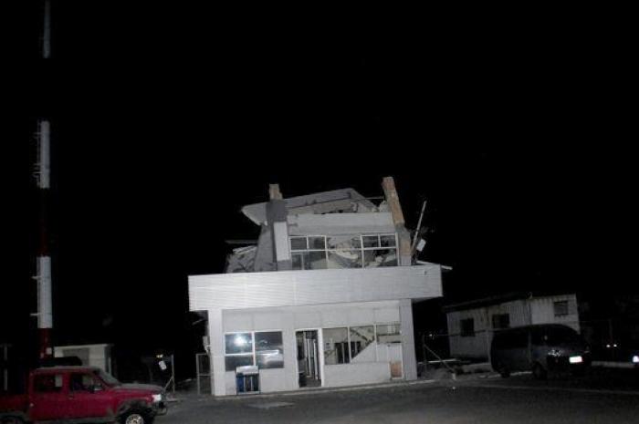 Ascienden a 350 los muertos por el terremoto en Ecuador