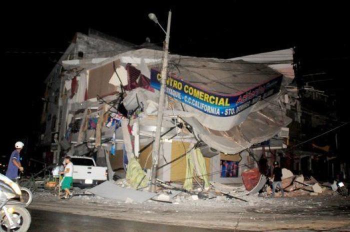 Ascienden a 350 los muertos por el terremoto en Ecuador