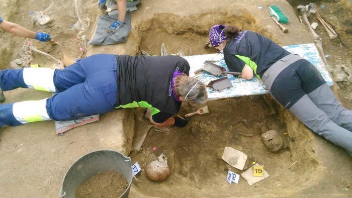 Aranga, el ejemplo de cómo se abren las fosas del franquismo sin ayudas y a puro tesón