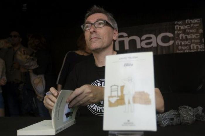 Actores, deportistas y políticos conviven con los escritores en Sant Jordi