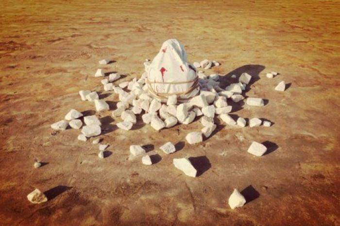 Arte para combatir la indiferencia frente a la lapidación