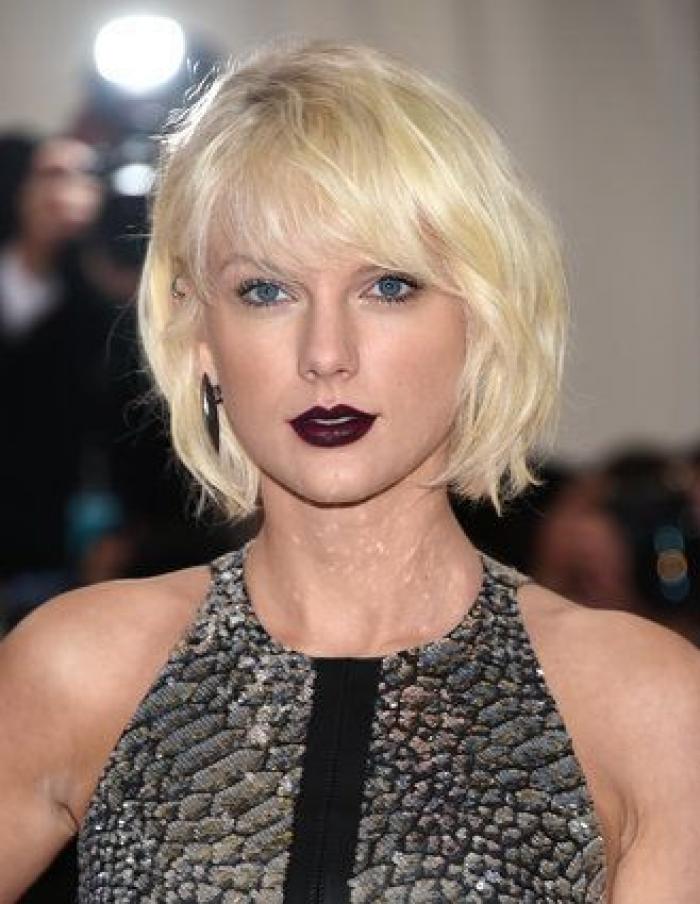 Un bloguero recrea en su casa los 'looks' más destacados de la gala Met 2016