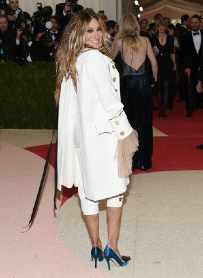 Un bloguero recrea en su casa los 'looks' más destacados de la gala Met 2016