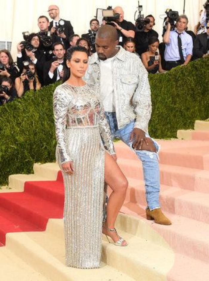 Un bloguero recrea en su casa los 'looks' más destacados de la gala Met 2016