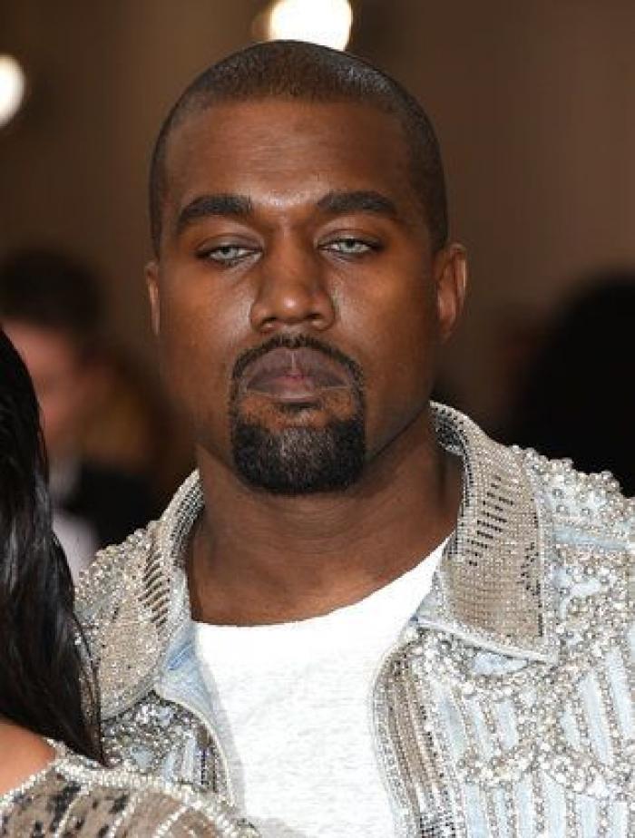 Un bloguero recrea en su casa los 'looks' más destacados de la gala Met 2016