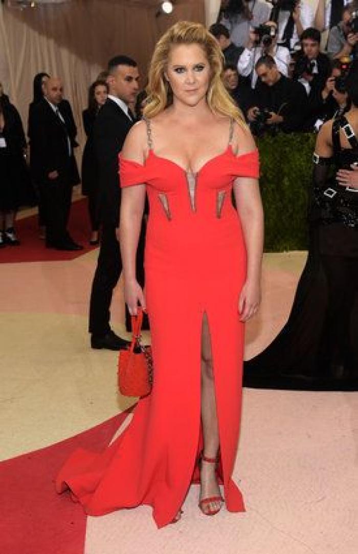 Un bloguero recrea en su casa los 'looks' más destacados de la gala Met 2016