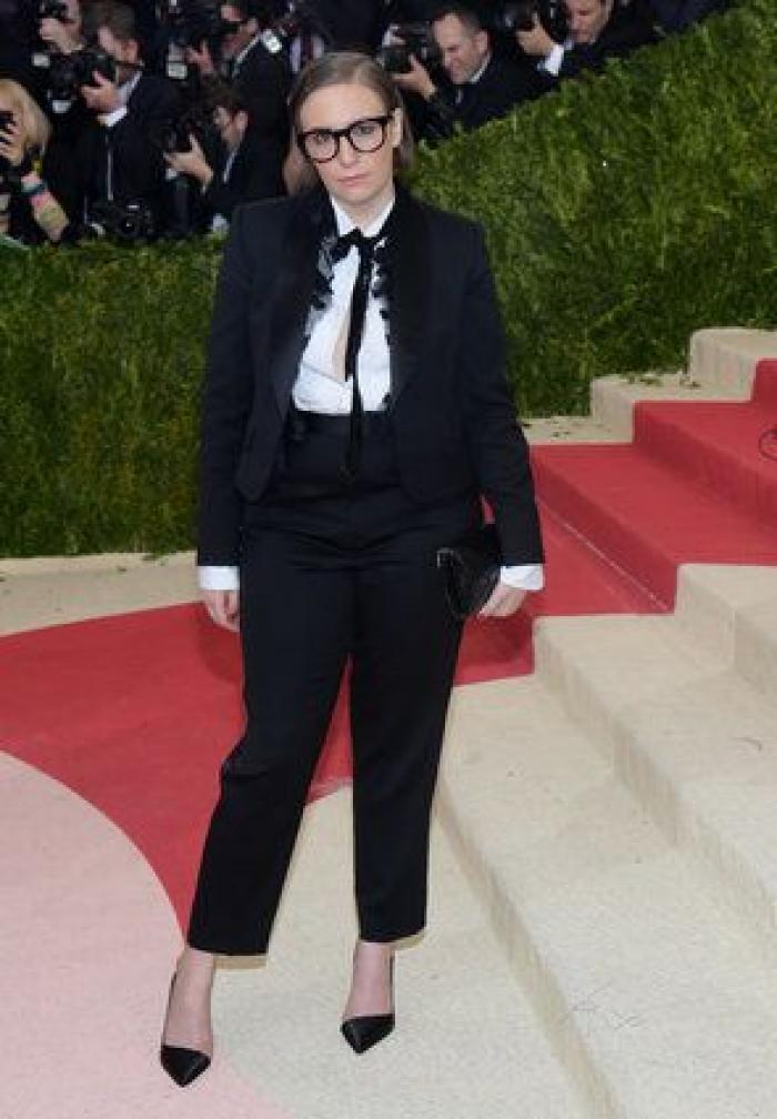 Un bloguero recrea en su casa los 'looks' más destacados de la gala Met 2016