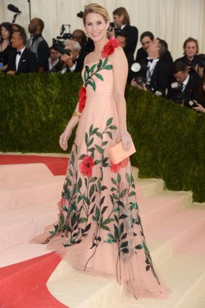 Un bloguero recrea en su casa los 'looks' más destacados de la gala Met 2016