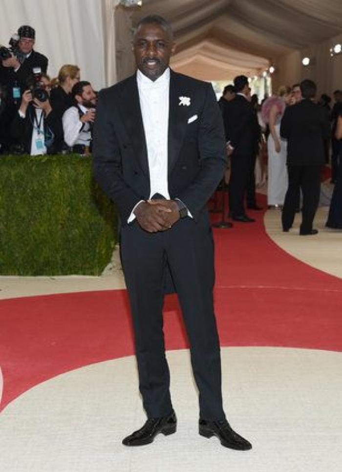 Un bloguero recrea en su casa los 'looks' más destacados de la gala Met 2016