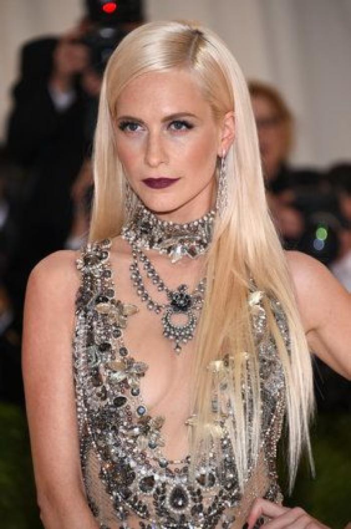 Un bloguero recrea en su casa los 'looks' más destacados de la gala Met 2016