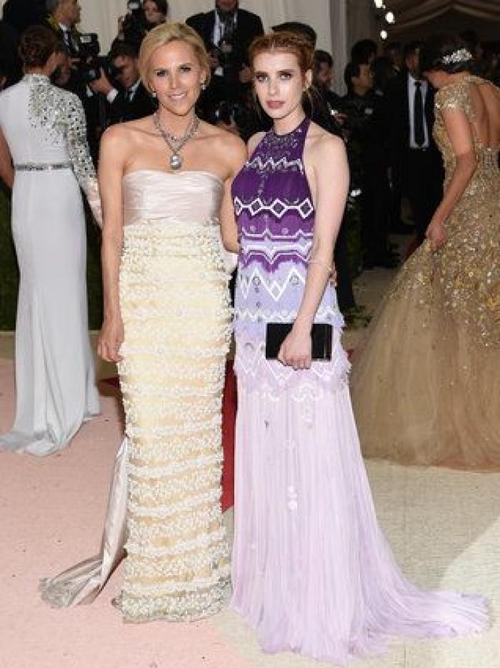 Un bloguero recrea en su casa los 'looks' más destacados de la gala Met 2016