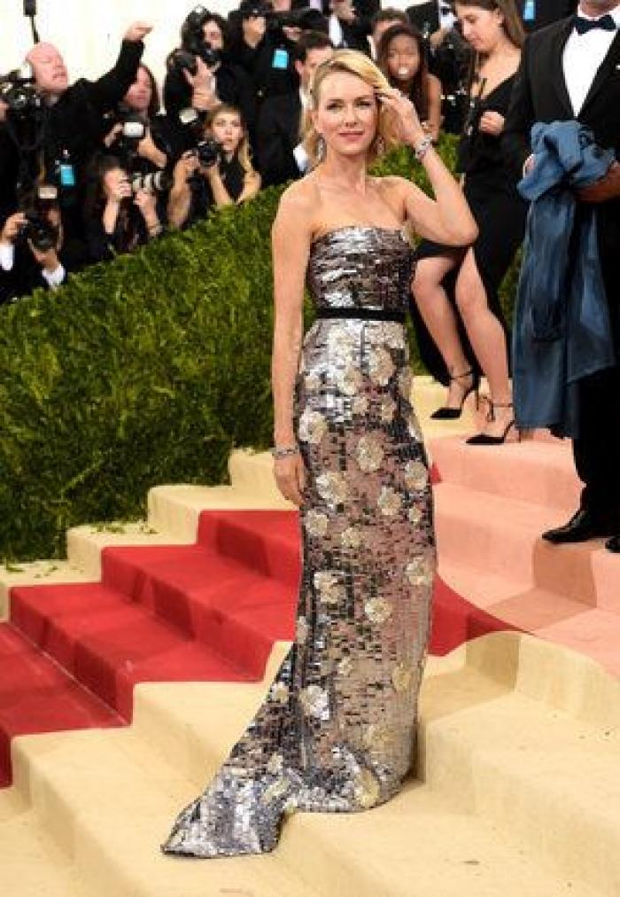 Un bloguero recrea en su casa los 'looks' más destacados de la gala Met 2016